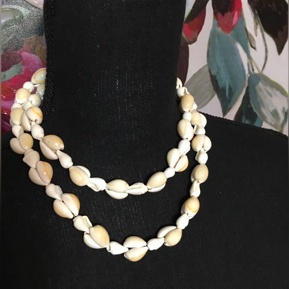Cream Shell Necklace